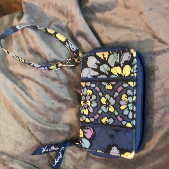 Vera Bradley Indigo Pop Phone Wrislet - Picture 2 of 6